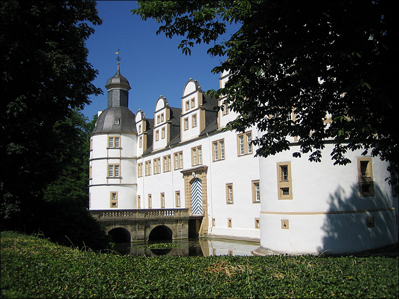 Schloss Neuhaus