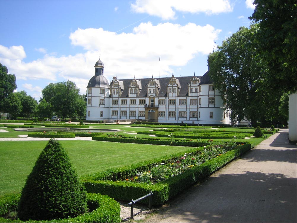 Schloss Neuhaus